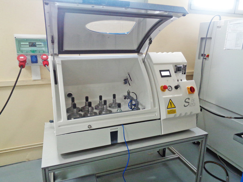 DID YOU KNOW IS THE SALT SPRAY CHAMBER ONE OF THE TWO MAIN MACHINES IN THE COJALI TEST LABORATORY?